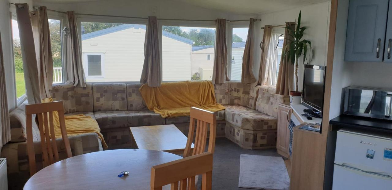 Private Caravan Situated At Parkdean Holiday Resort St Margaret'S At Cliffe Number 18 ภายนอก รูปภาพ