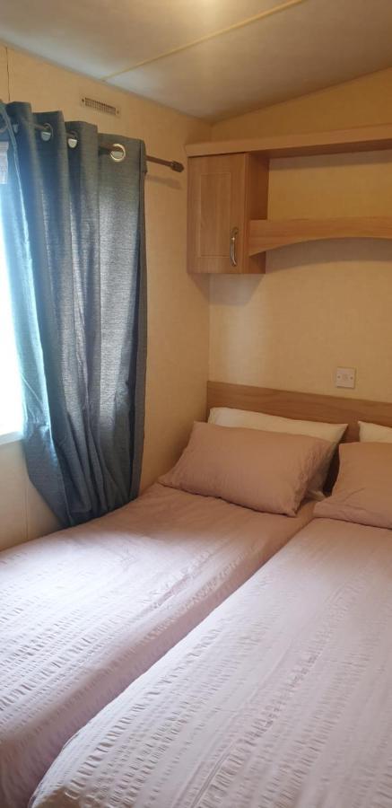 Private Caravan Situated At Parkdean Holiday Resort St Margaret'S At Cliffe Number 18 ภายนอก รูปภาพ