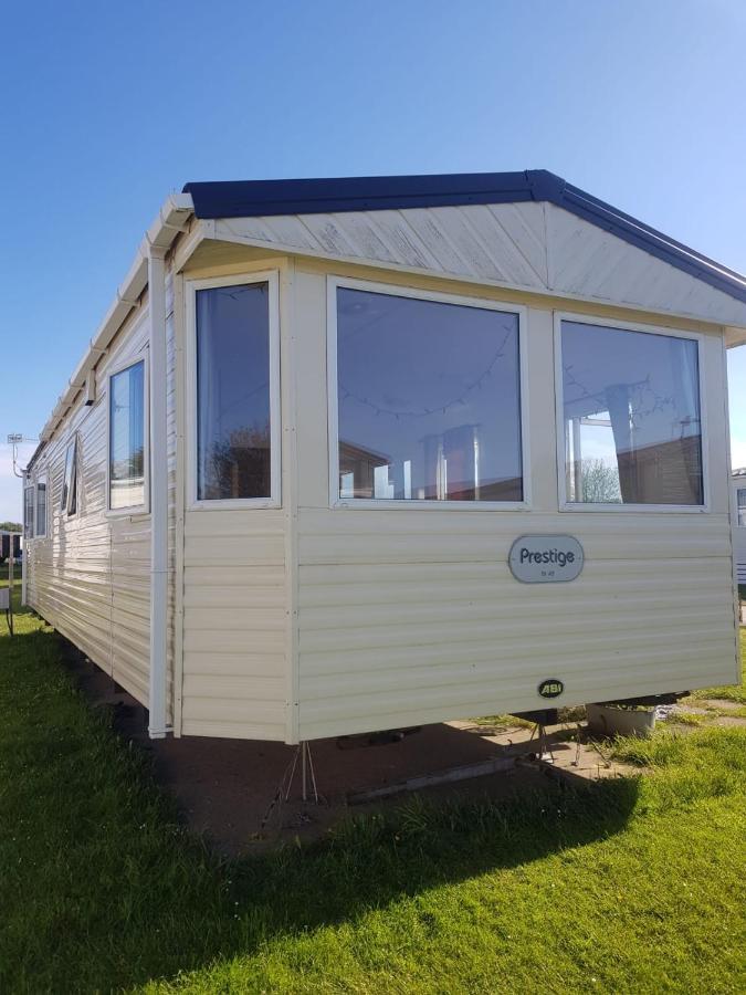 Private Caravan Situated At Parkdean Holiday Resort St Margaret'S At Cliffe Number 18 ภายนอก รูปภาพ
