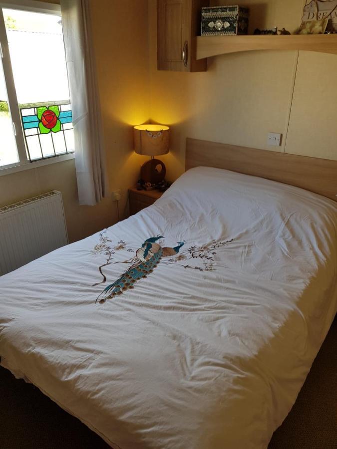 Private Caravan Situated At Parkdean Holiday Resort St Margaret'S At Cliffe Number 18 ภายนอก รูปภาพ