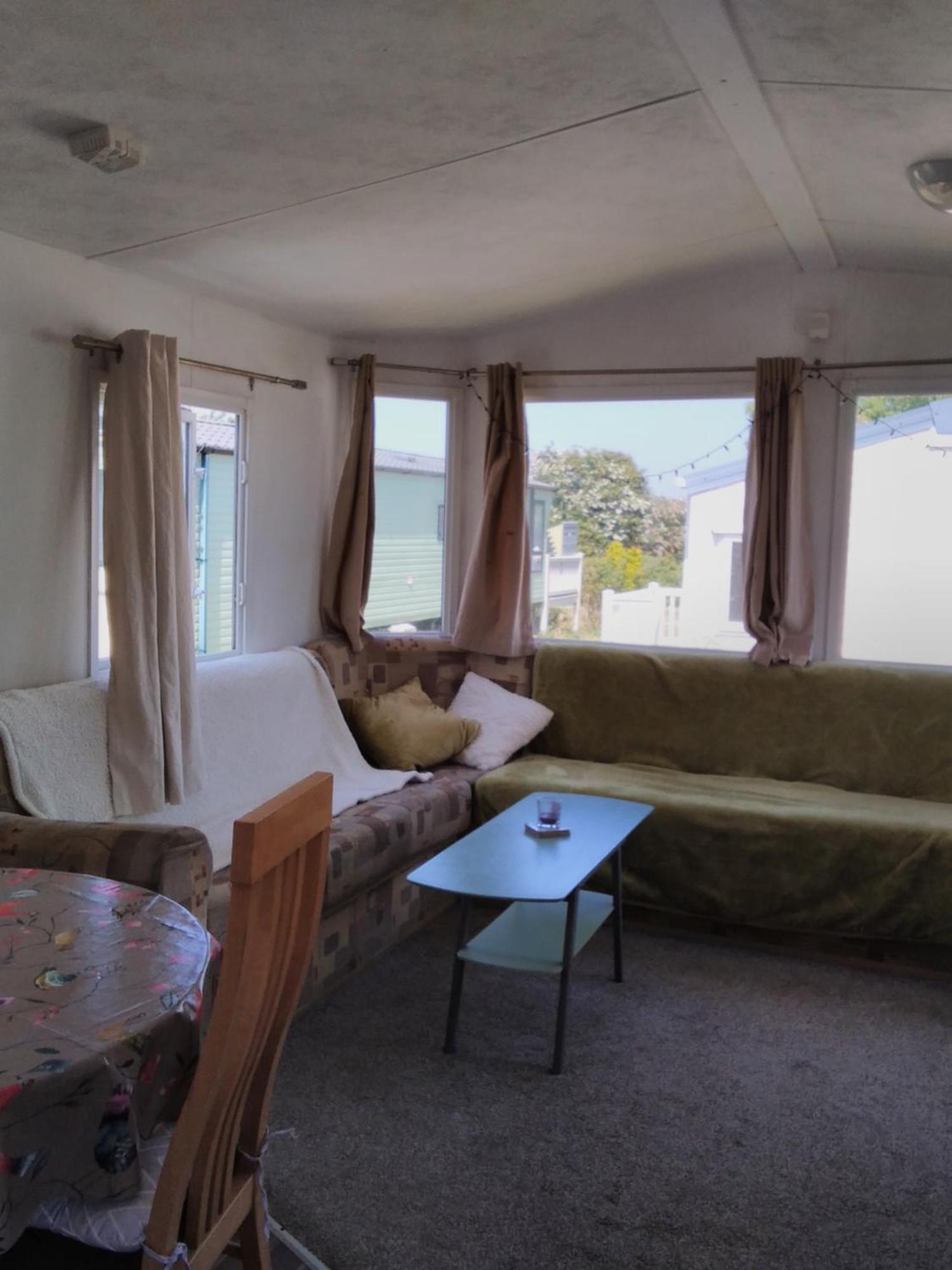 Private Caravan Situated At Parkdean Holiday Resort St Margaret'S At Cliffe Number 18 ภายนอก รูปภาพ