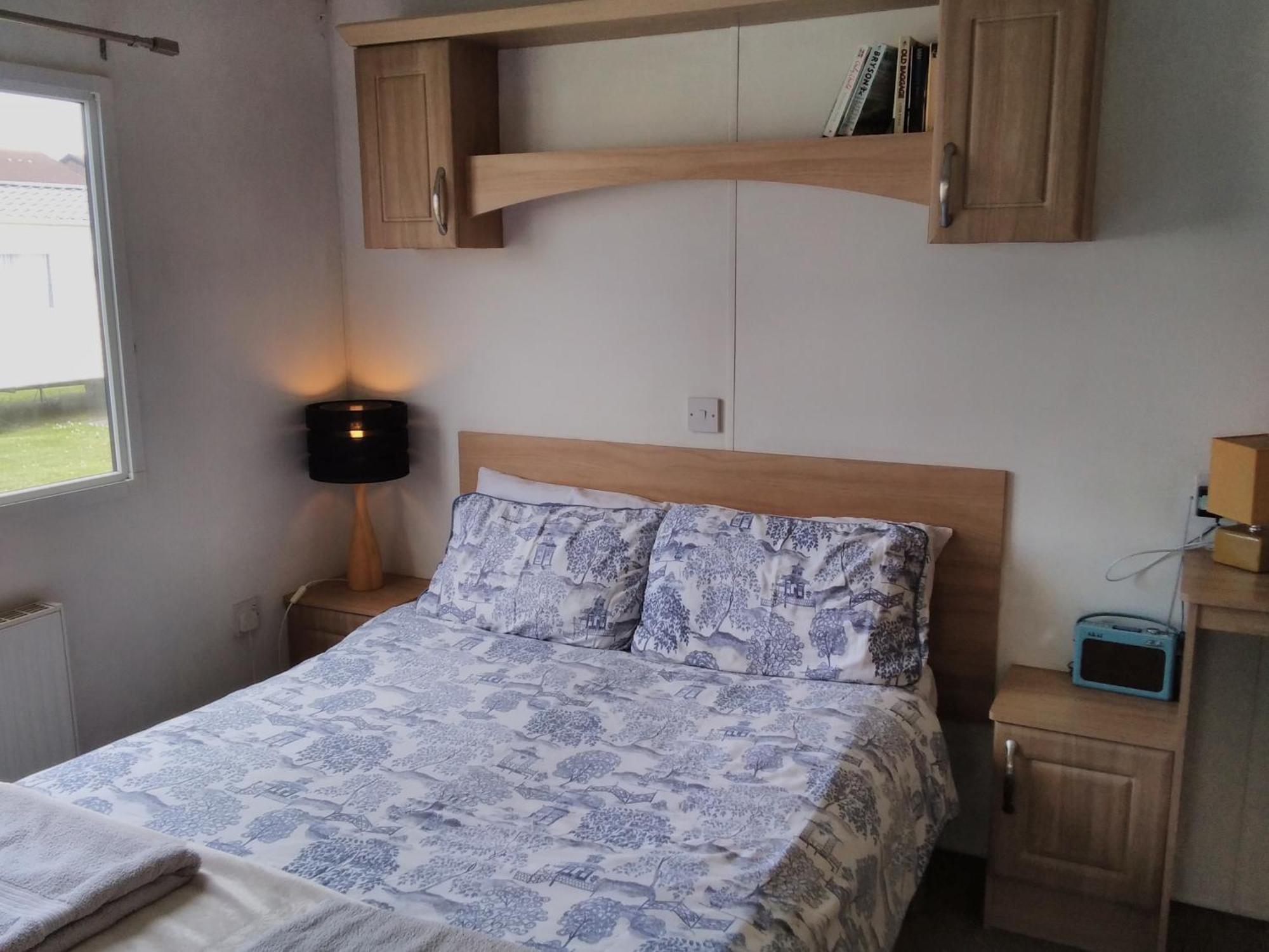 Private Caravan Situated At Parkdean Holiday Resort St Margaret'S At Cliffe Number 18 ภายนอก รูปภาพ