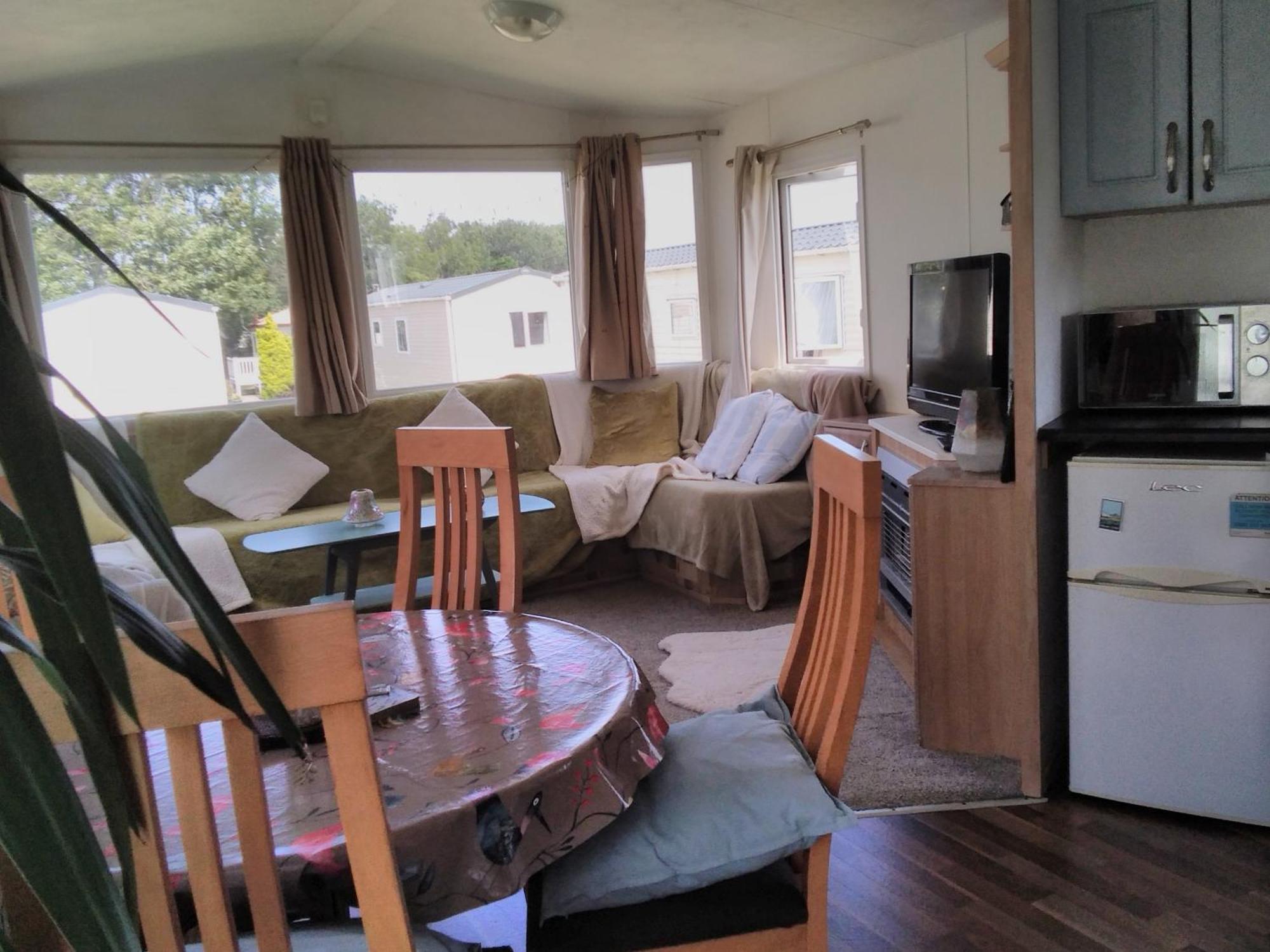 Private Caravan Situated At Parkdean Holiday Resort St Margaret'S At Cliffe Number 18 ภายนอก รูปภาพ