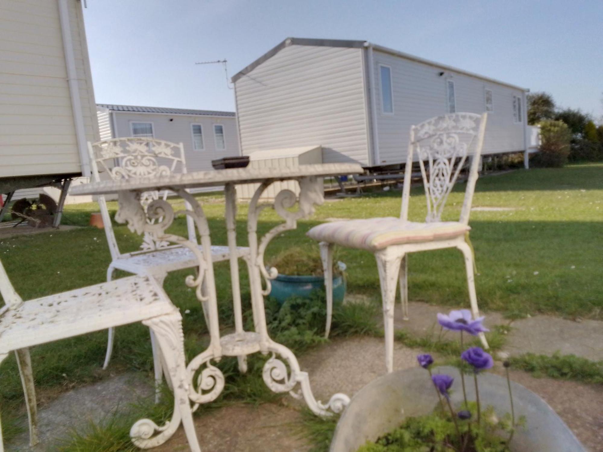 Private Caravan Situated At Parkdean Holiday Resort St Margaret'S At Cliffe Number 18 ภายนอก รูปภาพ